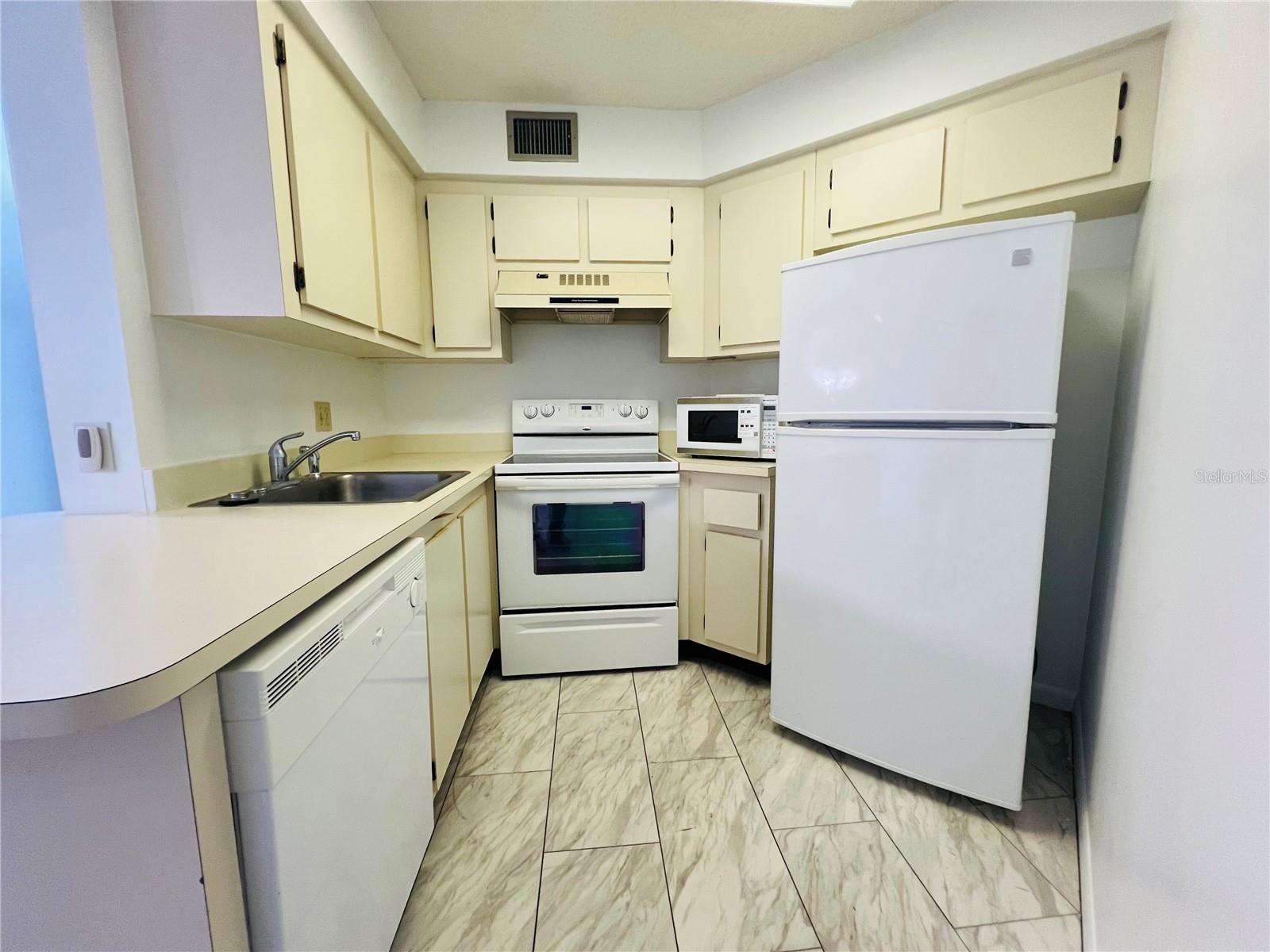 4045 Atrium Dr #u6 Property Photo 6
