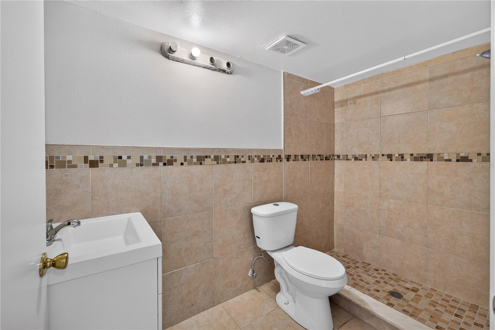 13829 Timberland Dr #101 Property Photo 30