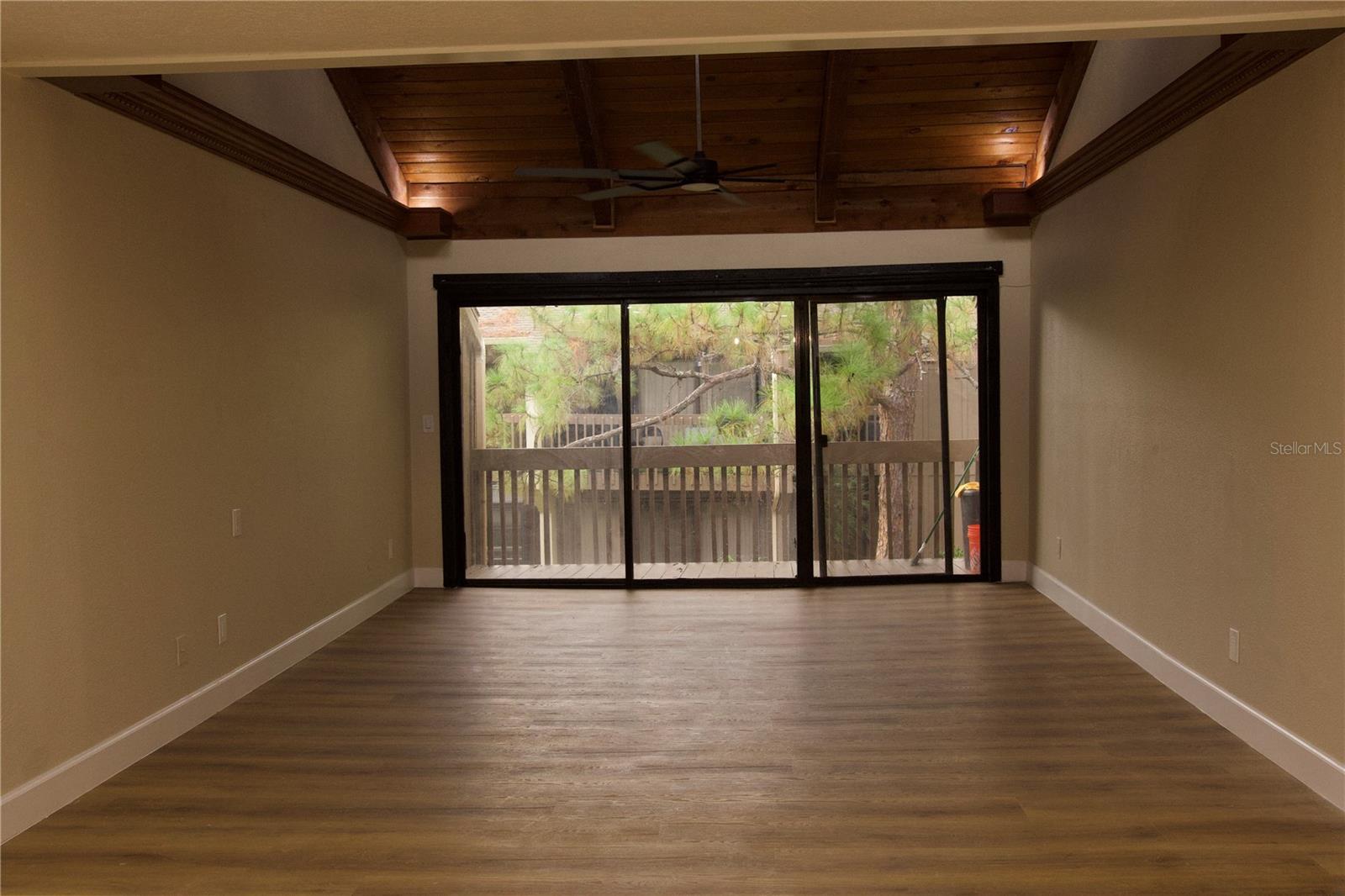 5313 Indian Creek Dr #d04 Property Photo 5