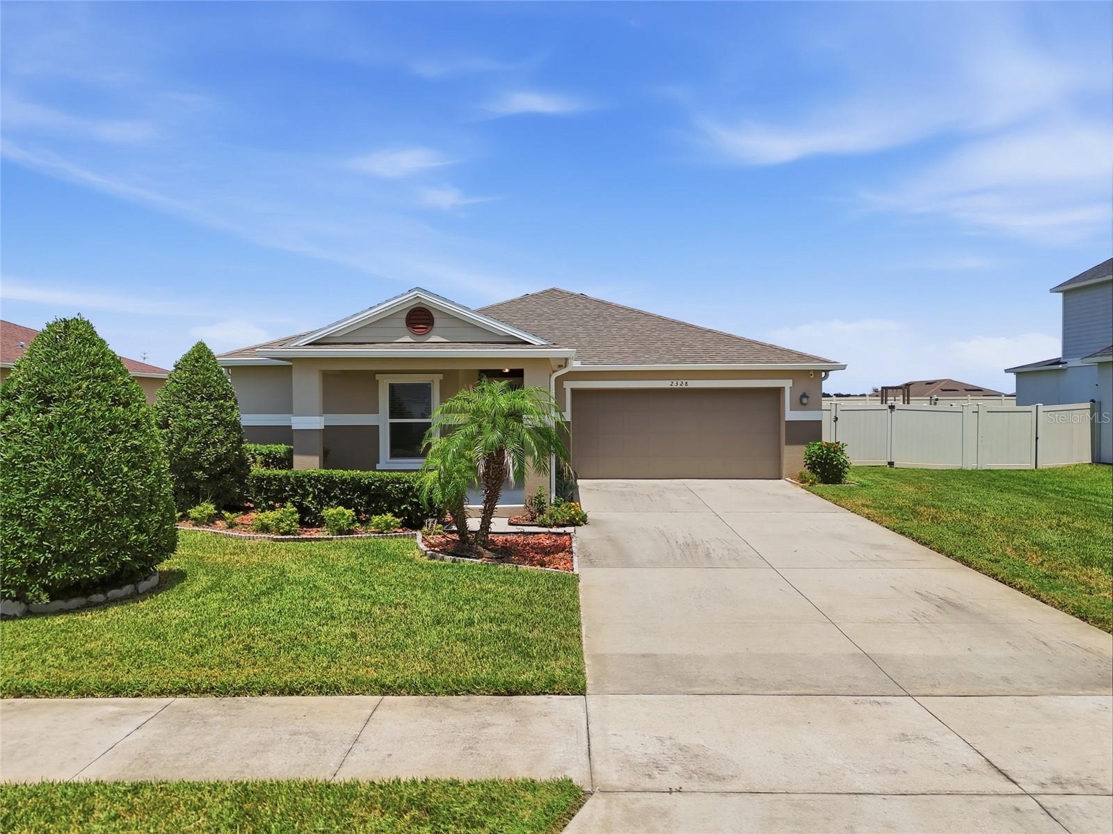 2328 Carriage Pointe Loop Property Photo 1
