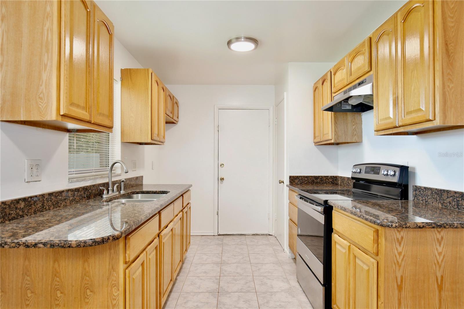 2319 Continental Blvd Property Photo 10