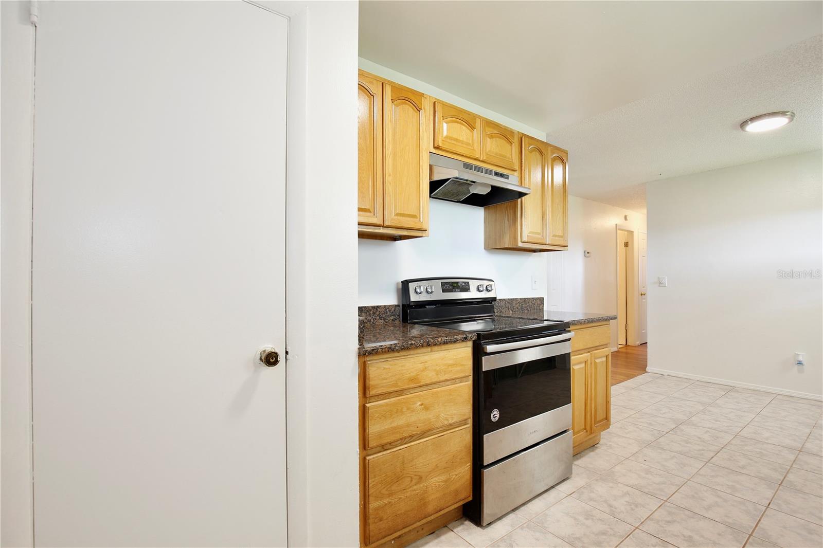 2319 Continental Blvd Property Photo 12
