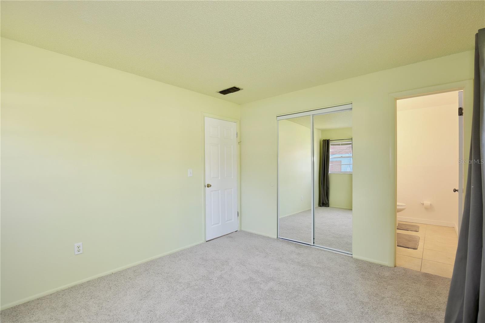 2319 Continental Blvd Property Photo 15