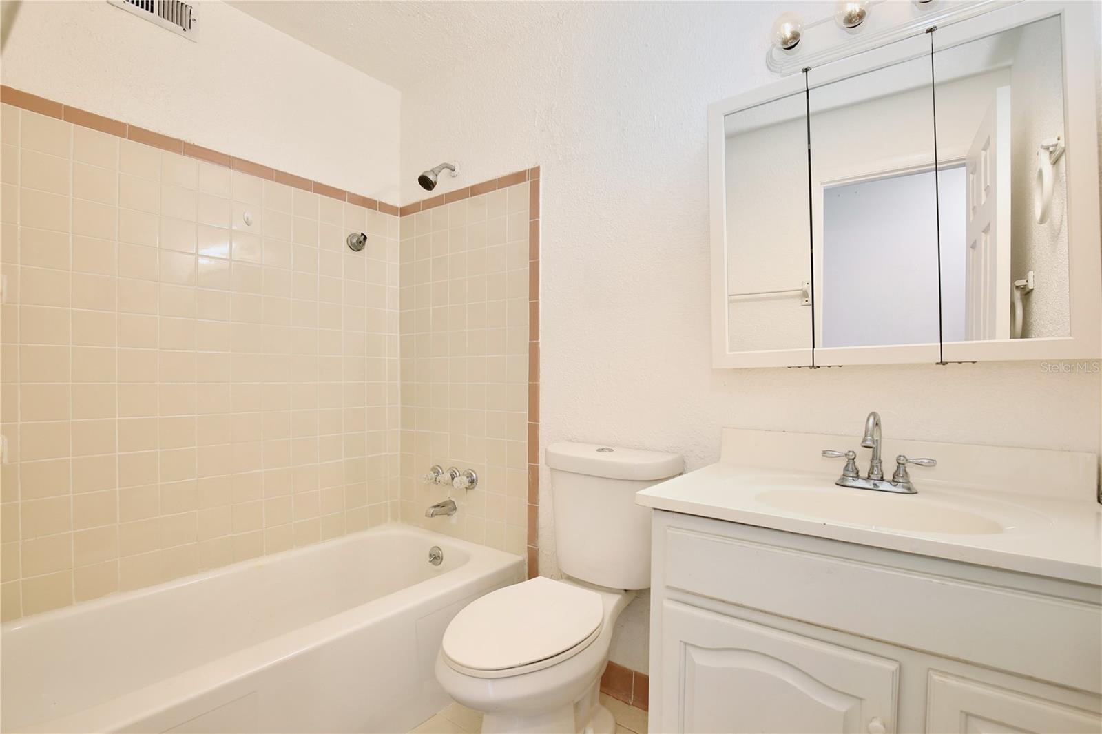 2319 Continental Blvd Property Photo 19