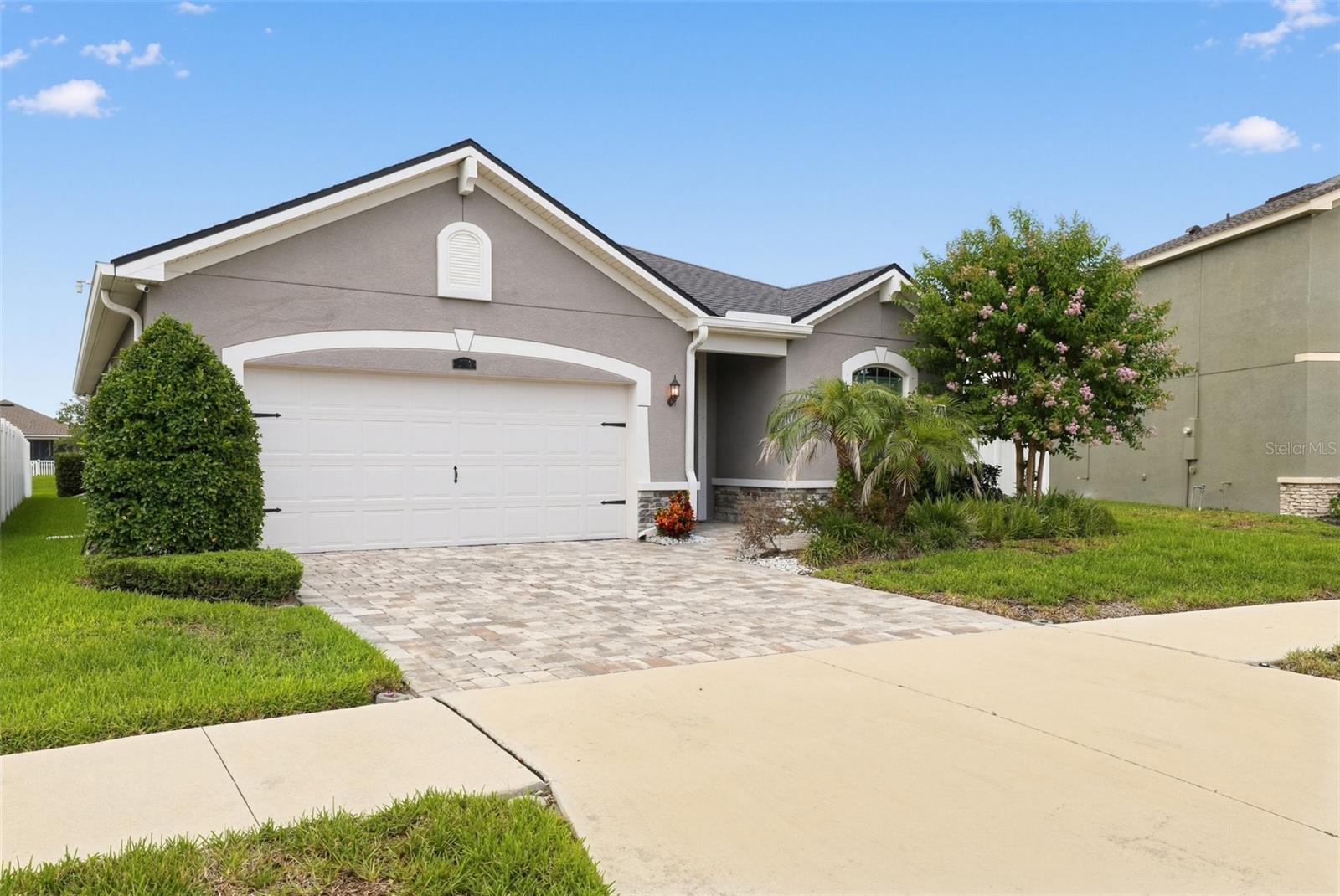 13102 Satin Lily Dr Property Photo 3