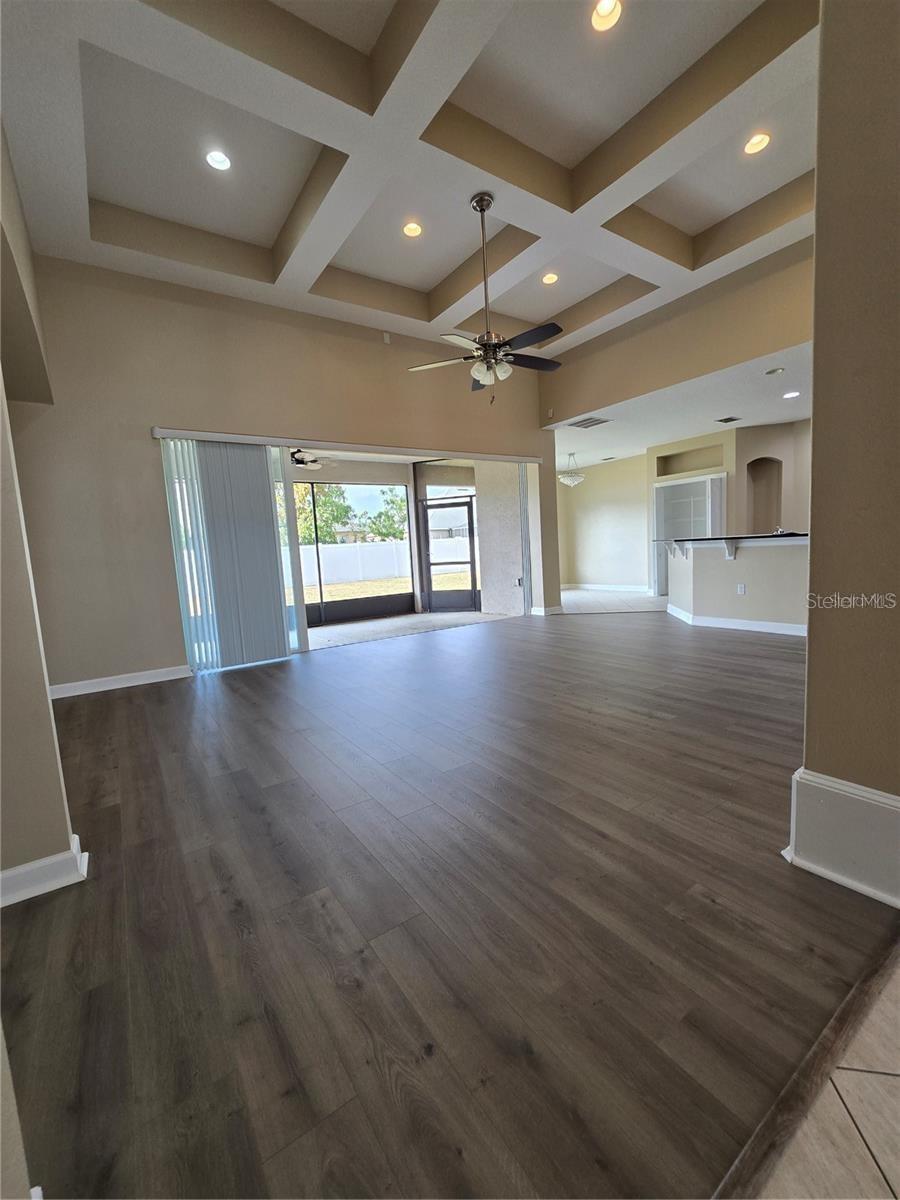 13613 Larsen Ln Property Photo 22