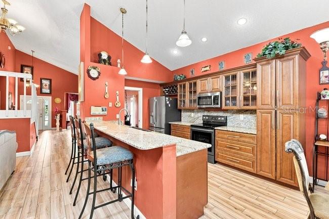 84 Knights Hollow Dr Property Photo 7