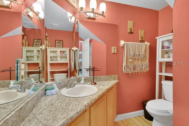 84 Knights Hollow Dr Property Photo 20