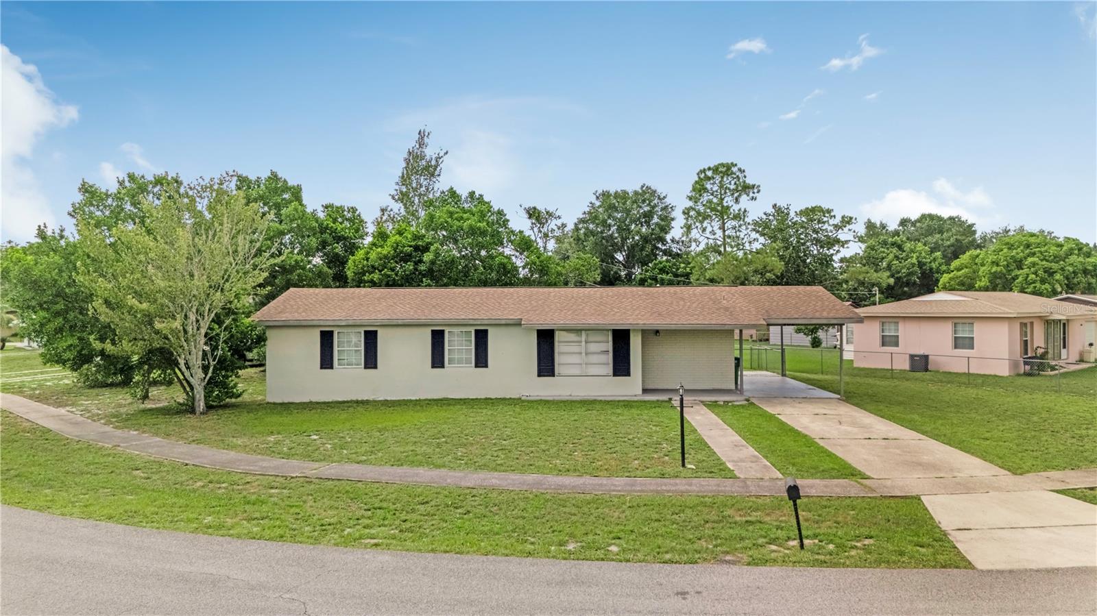 962 Rockhill St Property Photo 3