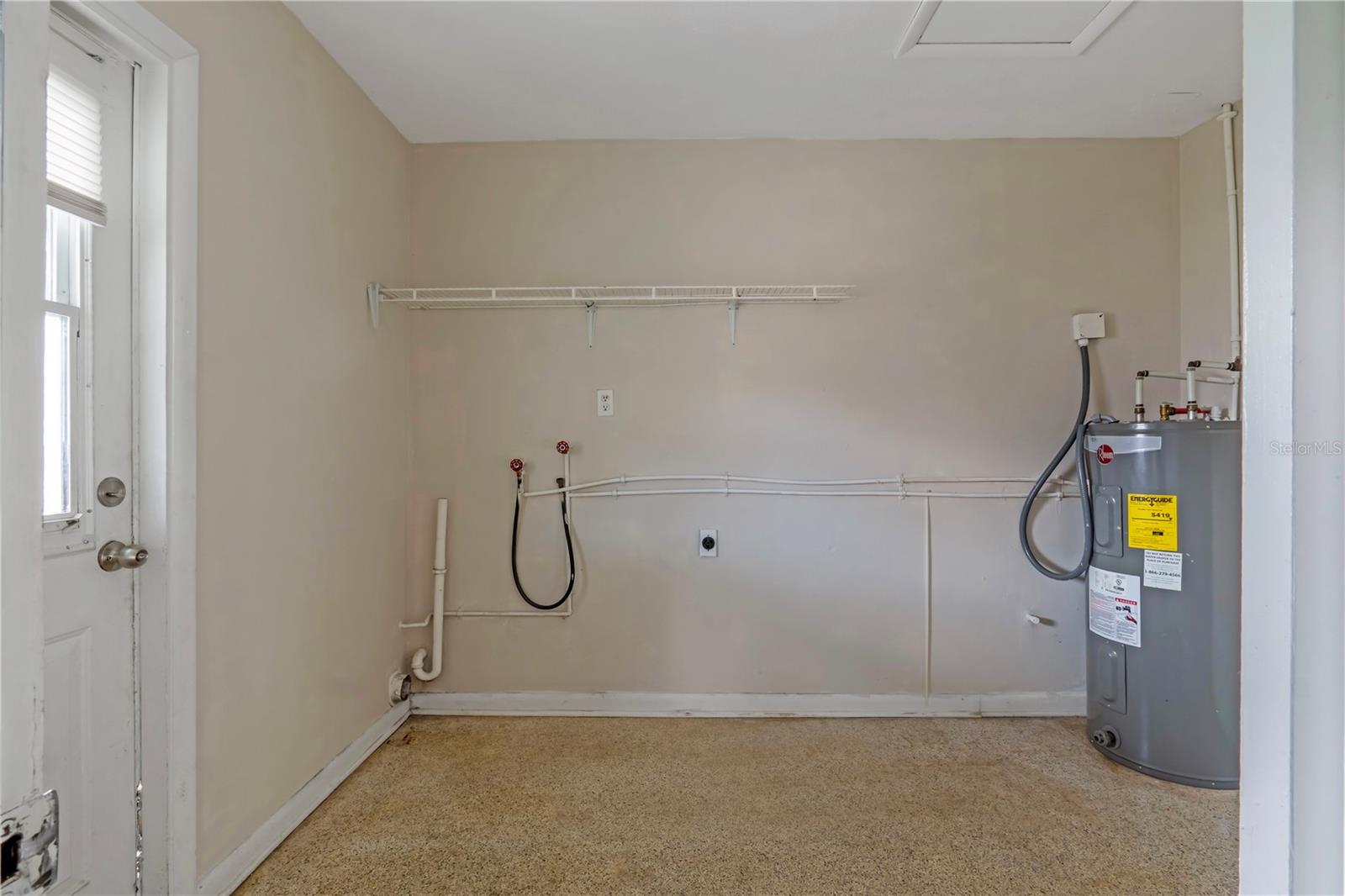 962 Rockhill St Property Photo 11