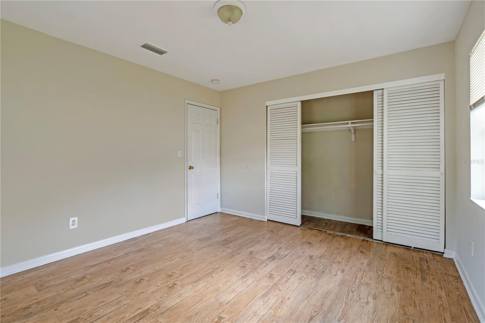 962 Rockhill St Property Photo 18