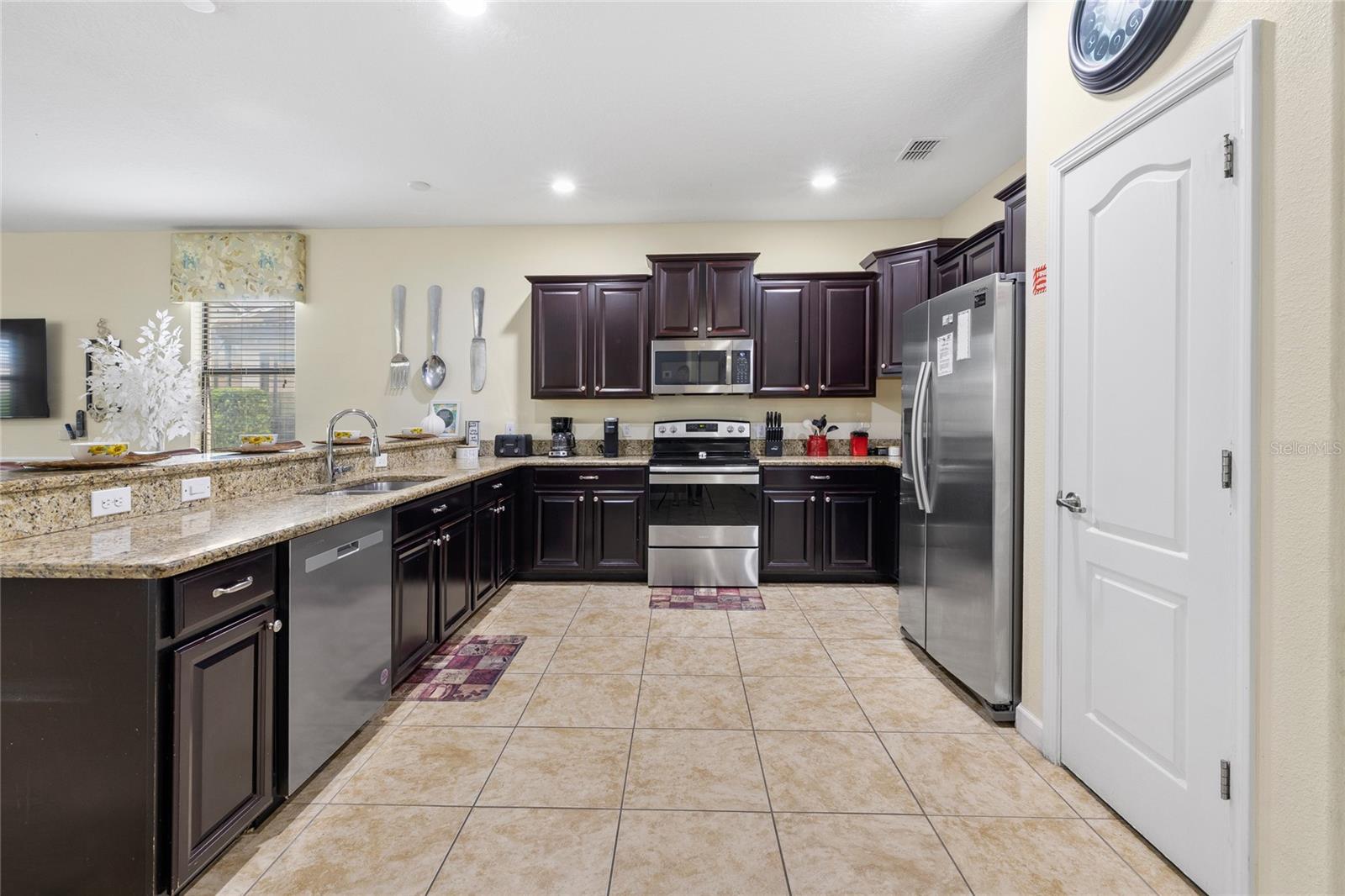 1478 Moon Valley Dr Property Photo 6