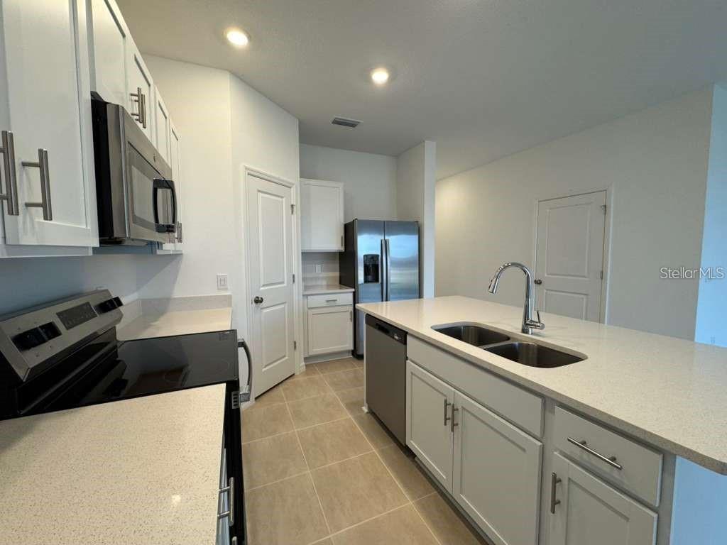 7629 Waterscape Dr Property Photo 7