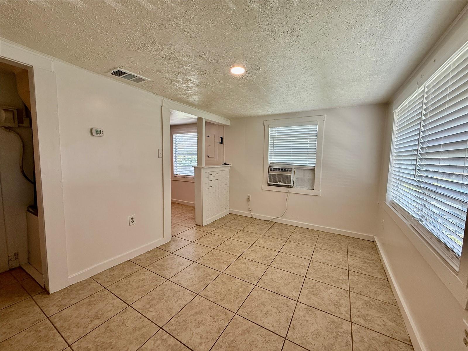1405 40th St #1/2 Property Photo 3