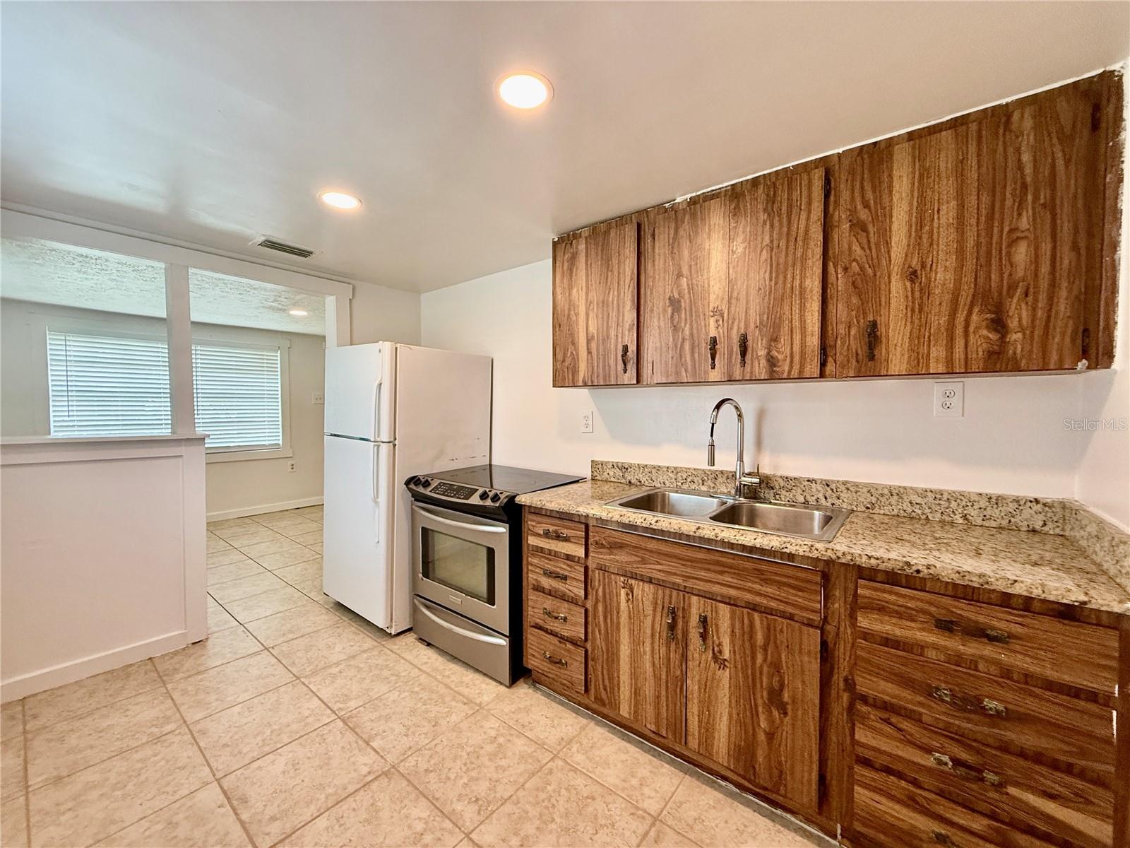 1405 40th St #1/2 Property Photo 5