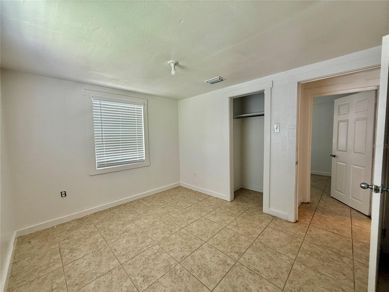 1405 40th St #1/2 Property Photo 8