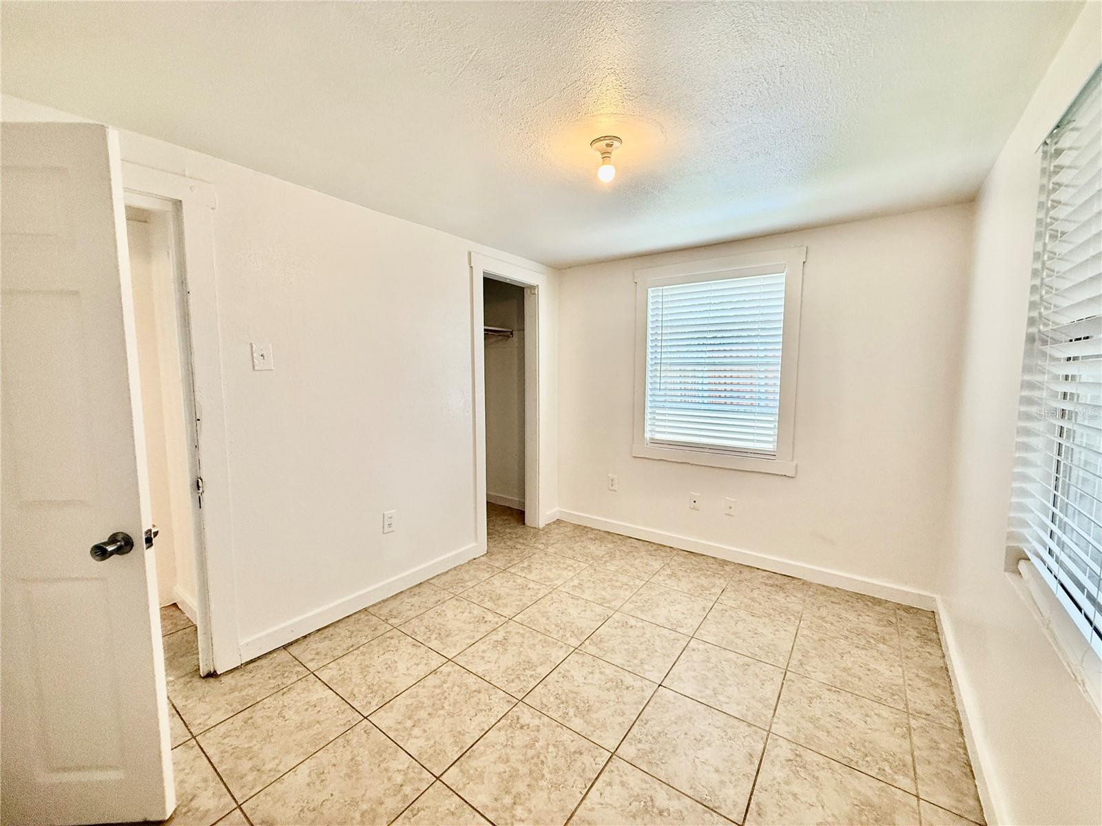 1405 40th St #1/2 Property Photo 9