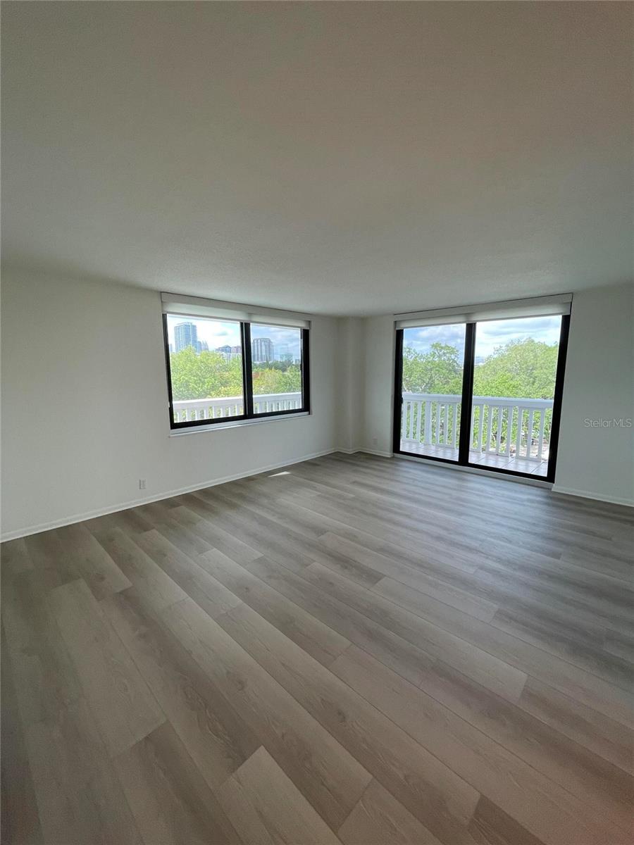 400 E Colonial Dr #402 Property Photo 16