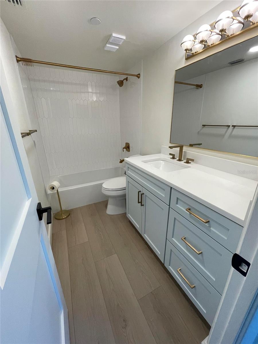 400 E Colonial Dr #402 Property Photo 20