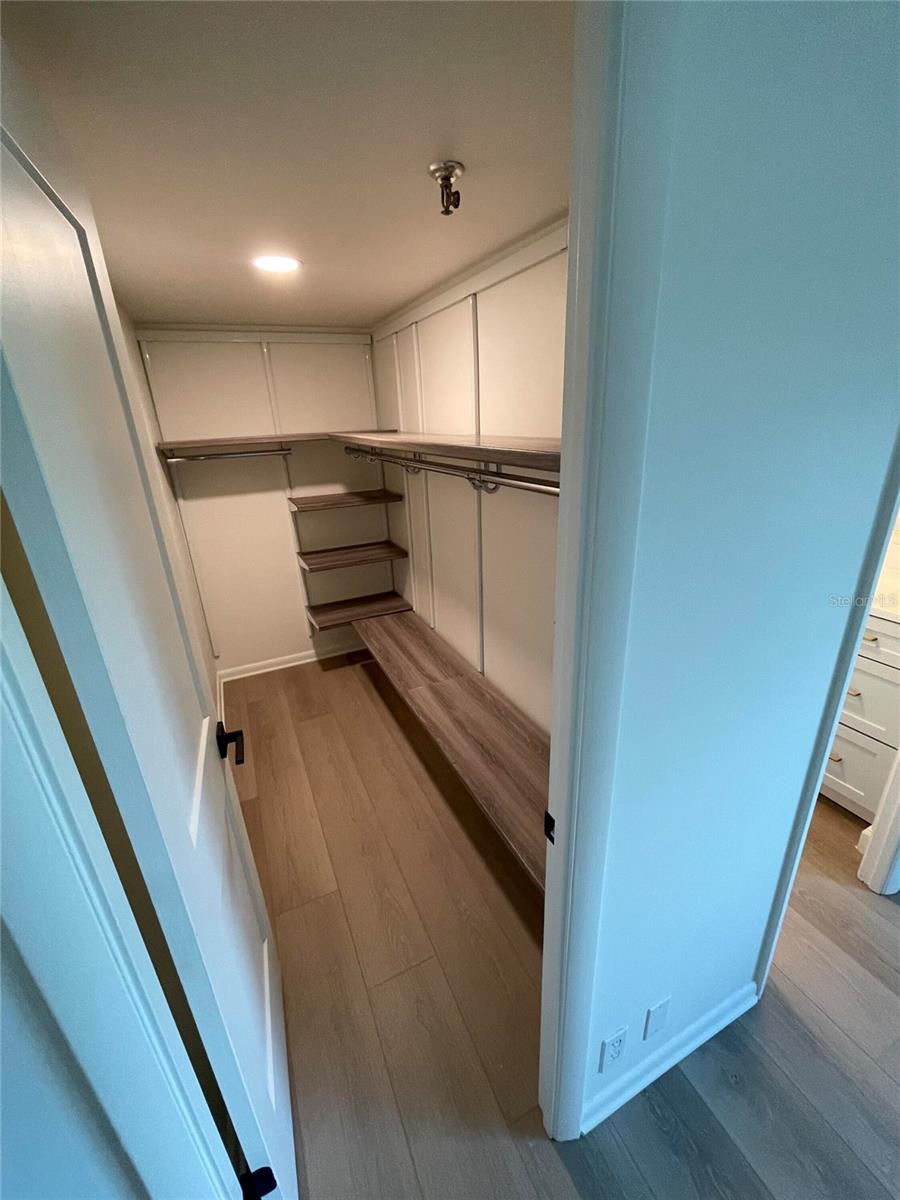 400 E Colonial Dr #402 Property Photo 21