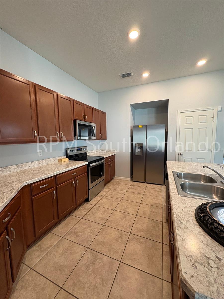 4751 Maplewild Ln Property Photo 6