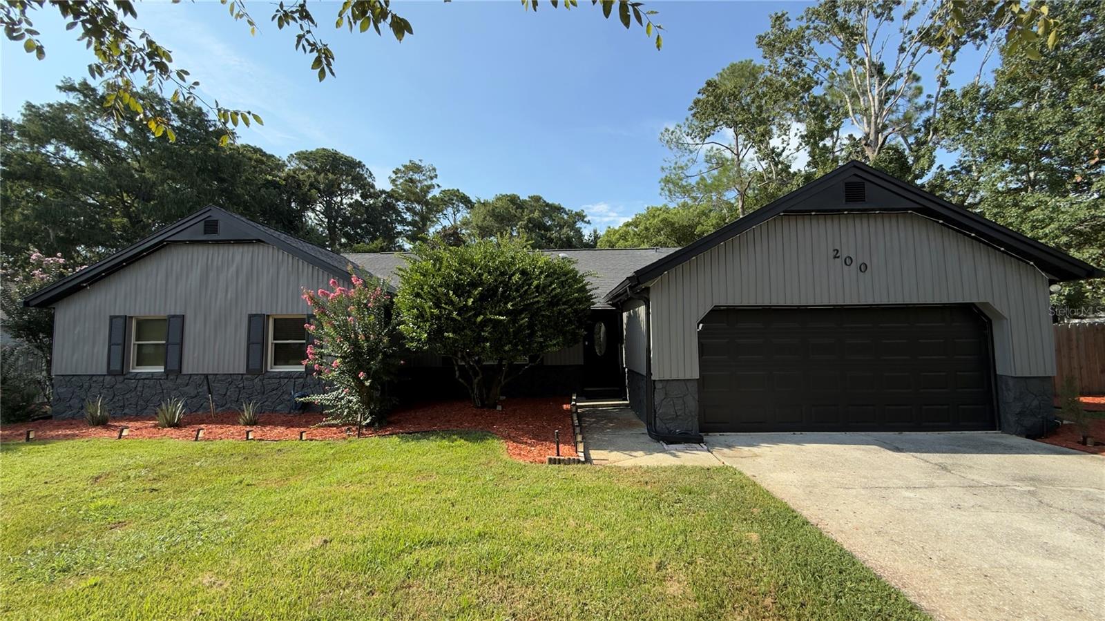 200 W Panama Rd Property Photo 1