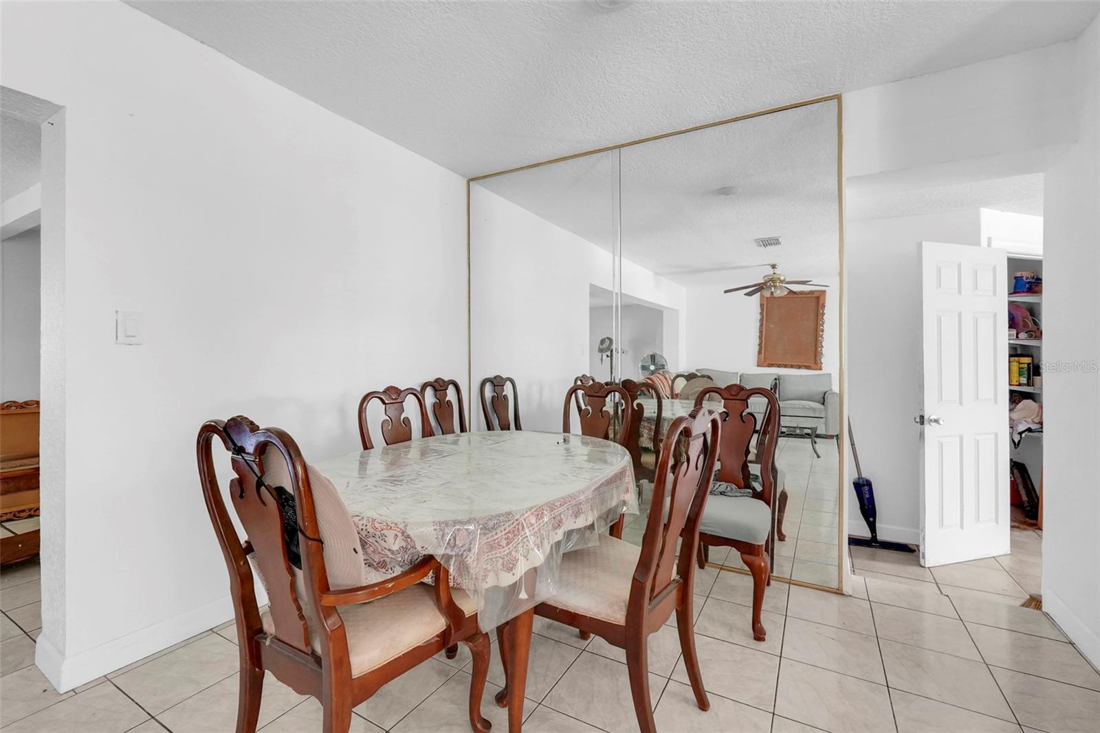 2304 Colton Drive Property Photo 6