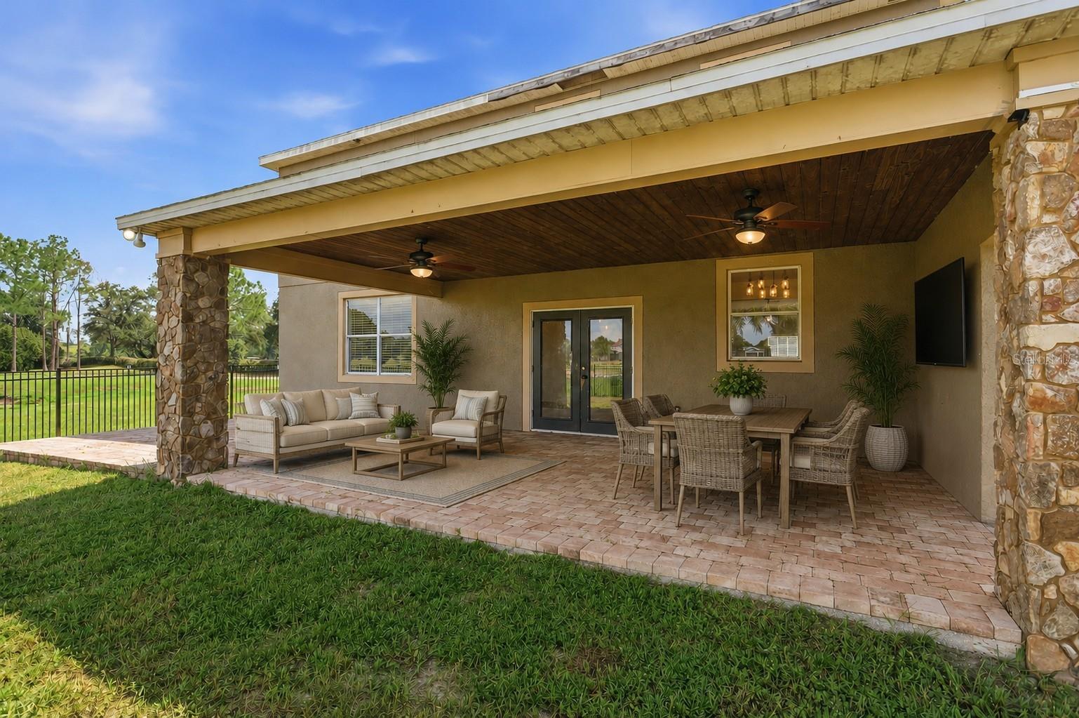 33863 Terragona Dr Property Photo 6