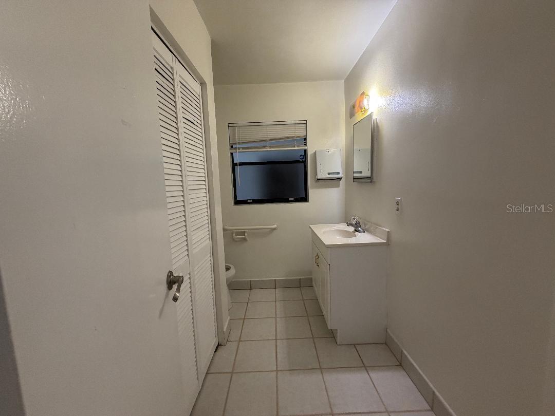 498 Esther Ln Property Photo 11