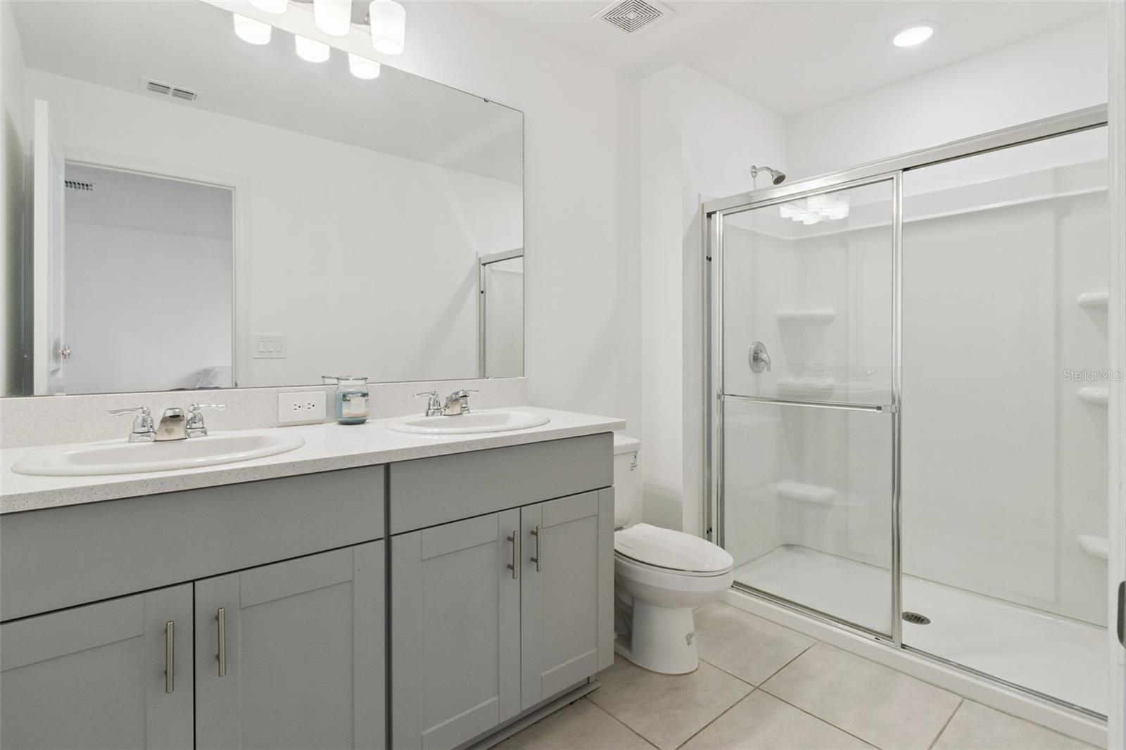 2251 Portrait St Property Photo 6