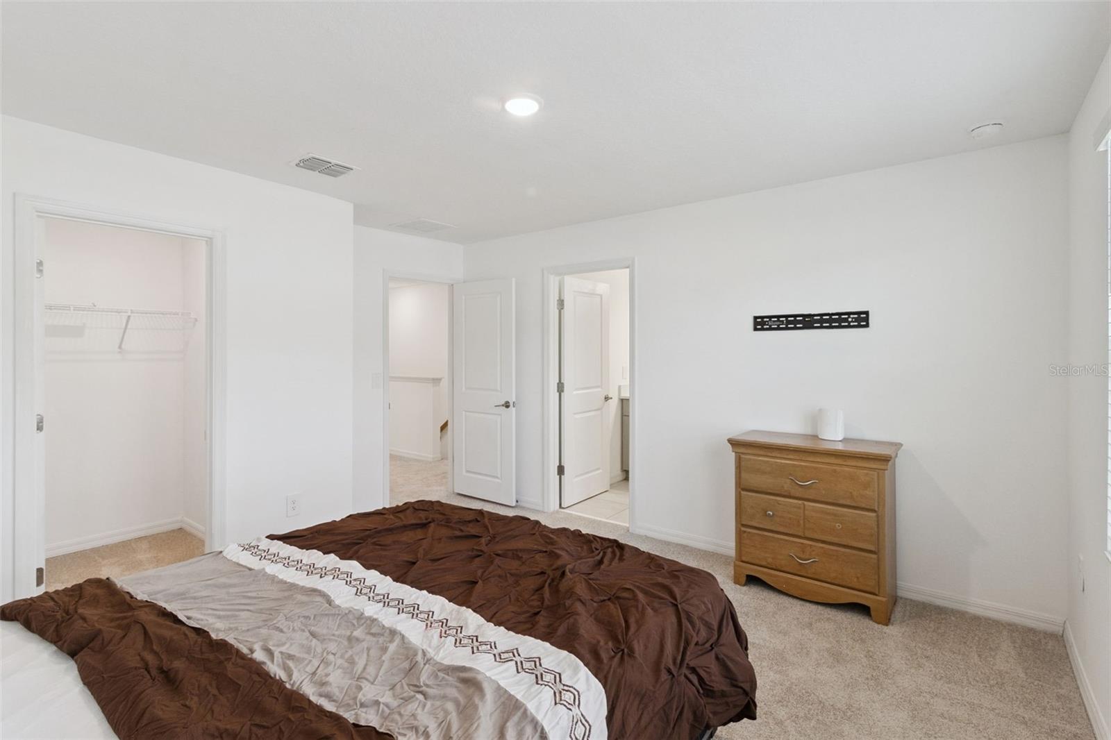 2251 Portrait St Property Photo 7