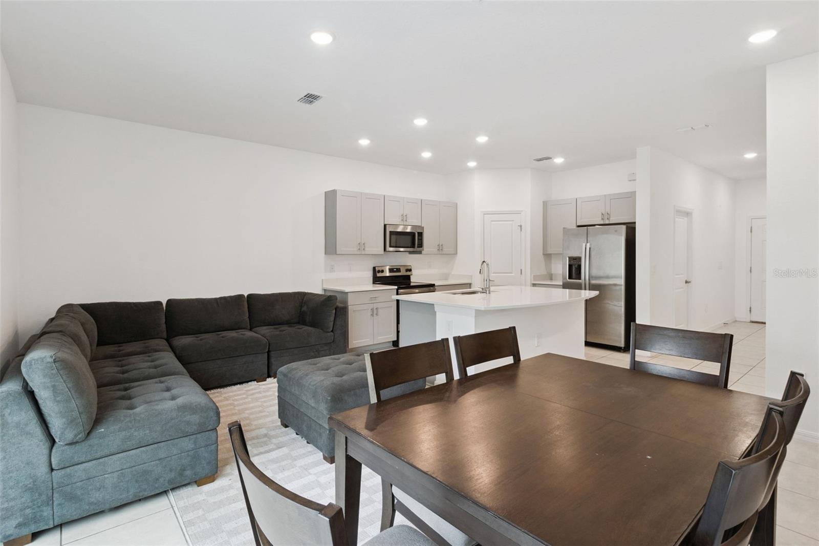 2251 Portrait St Property Photo 16