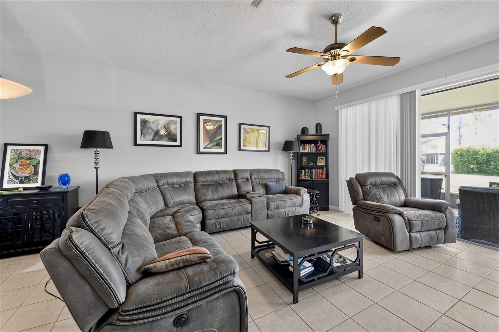 2823 Conch Hollow Dr Property Photo 6