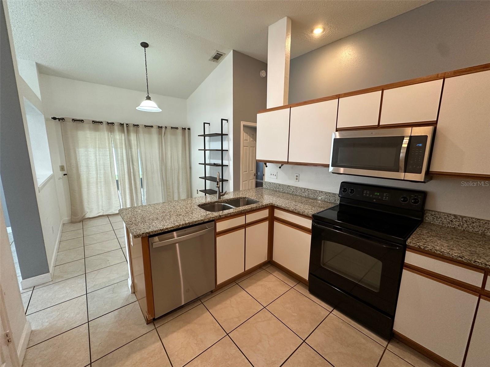 3976 Waterview Loop Property Photo 4