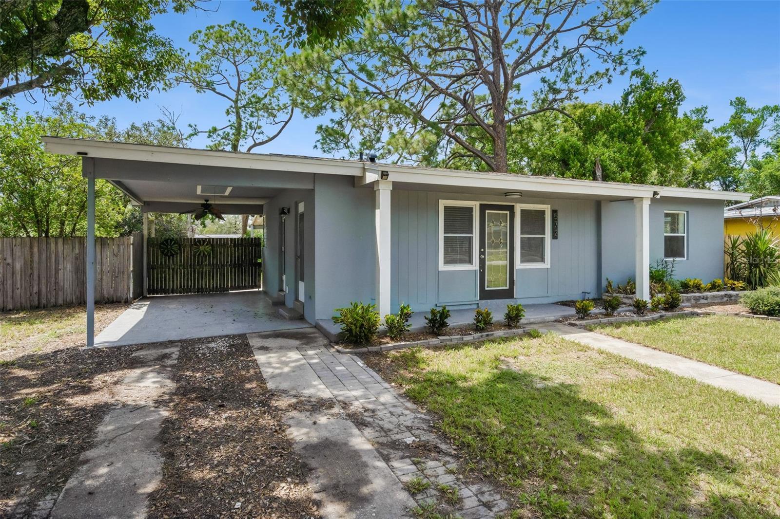 572 E Normandy Blvd Property Photo 8