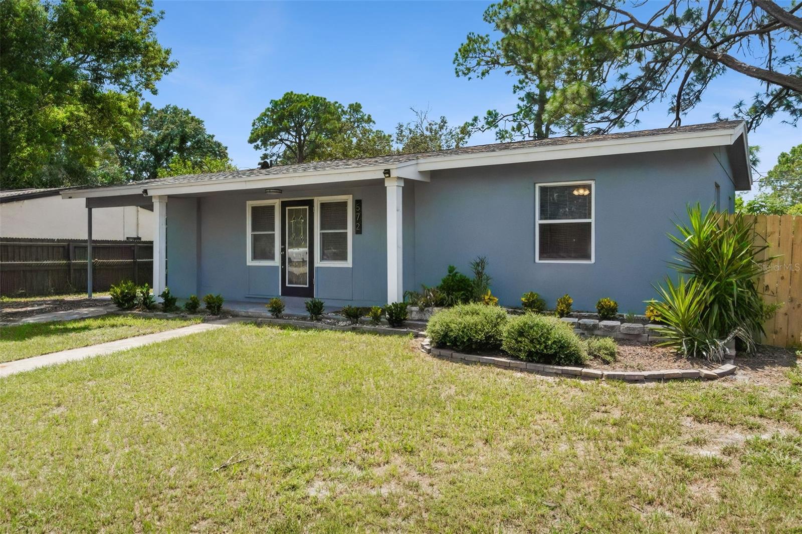 572 E Normandy Blvd Property Photo 9