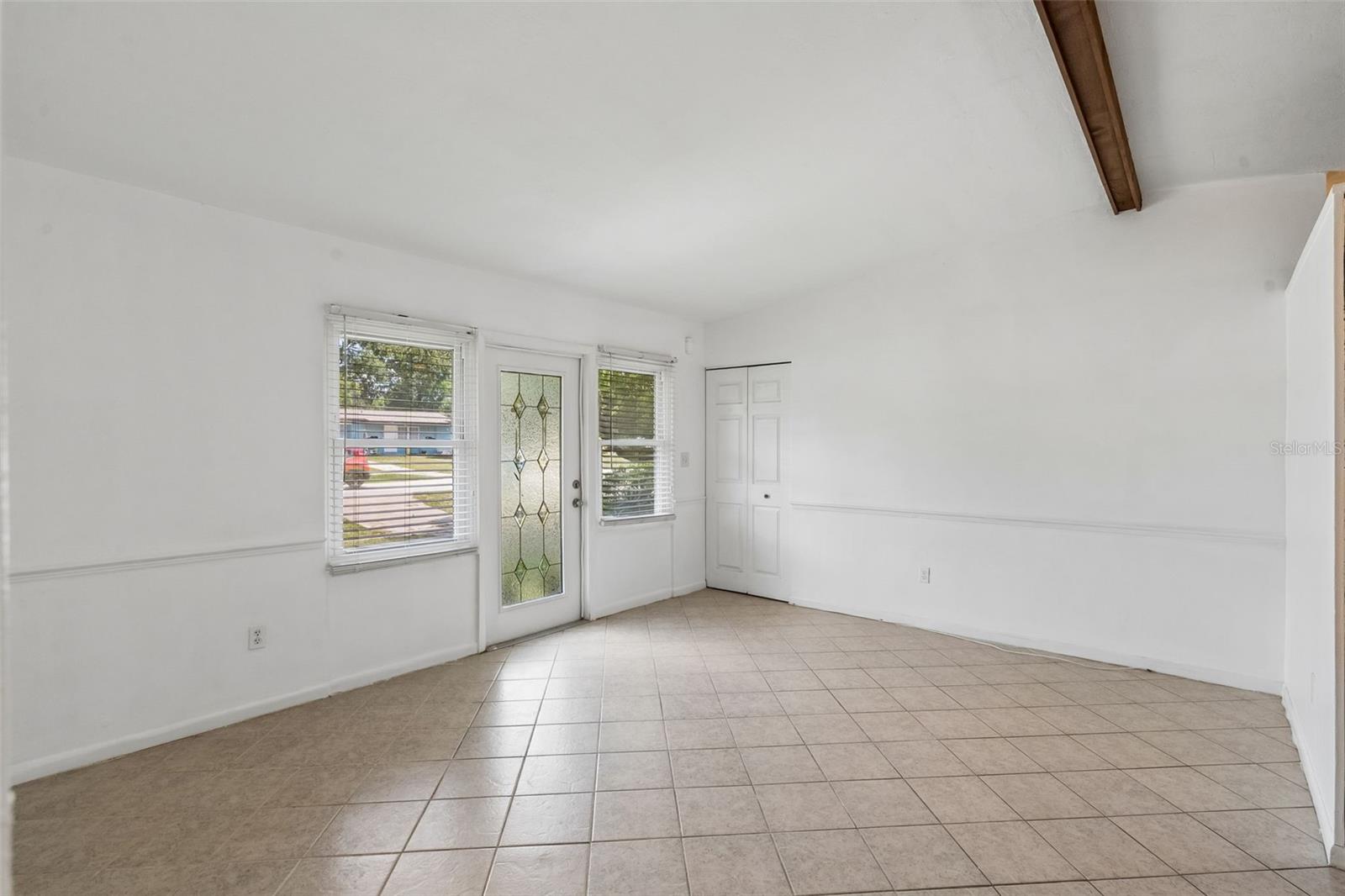 572 E Normandy Blvd Property Photo 10