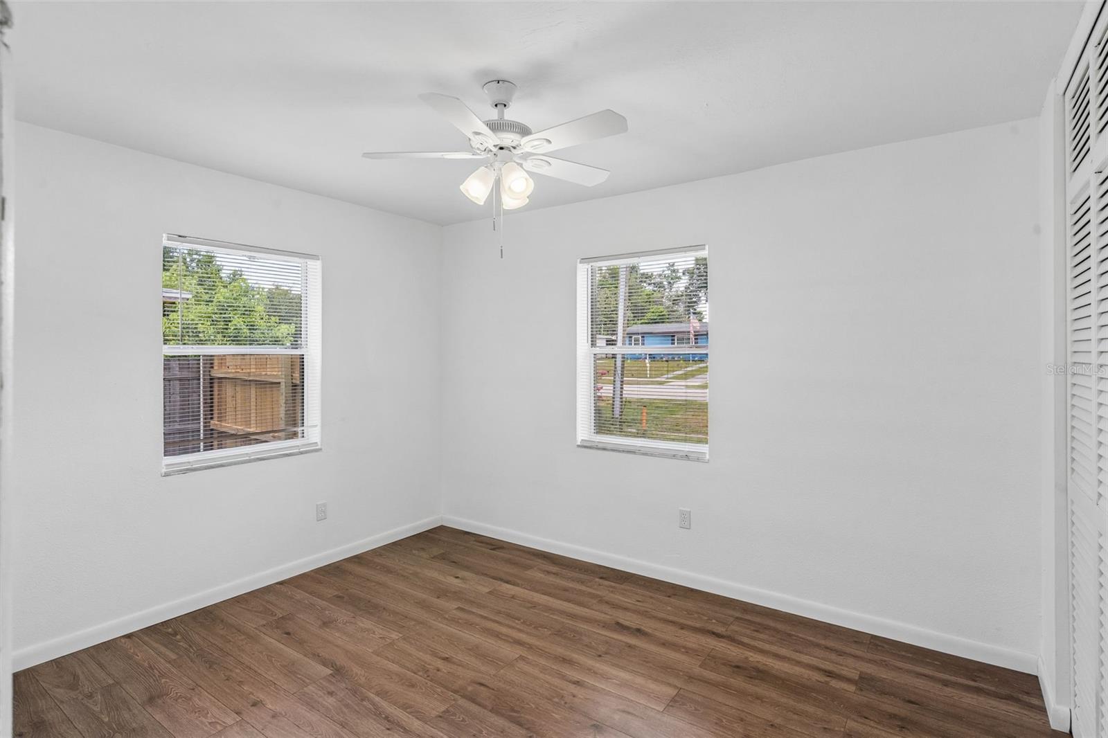 572 E Normandy Blvd Property Photo 17