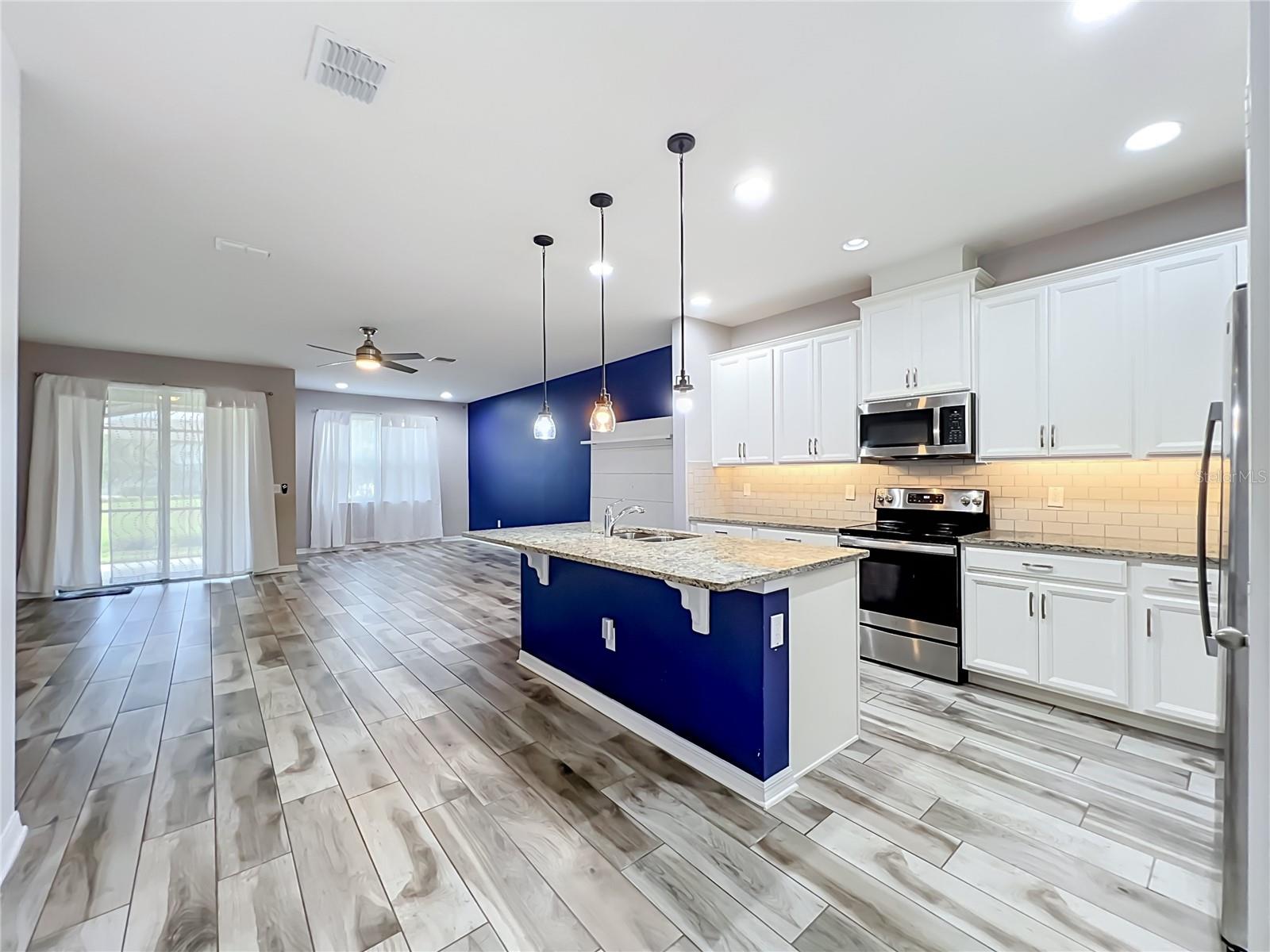 12043 White Wave Pt Property Photo 10