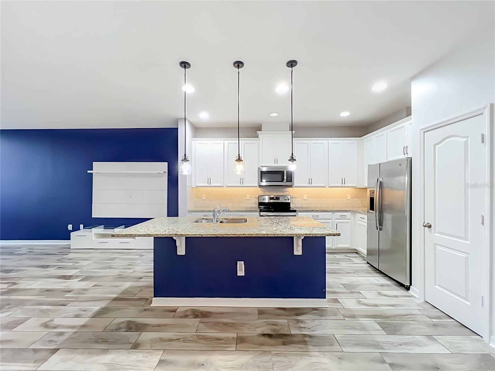 12043 White Wave Pt Property Photo 12