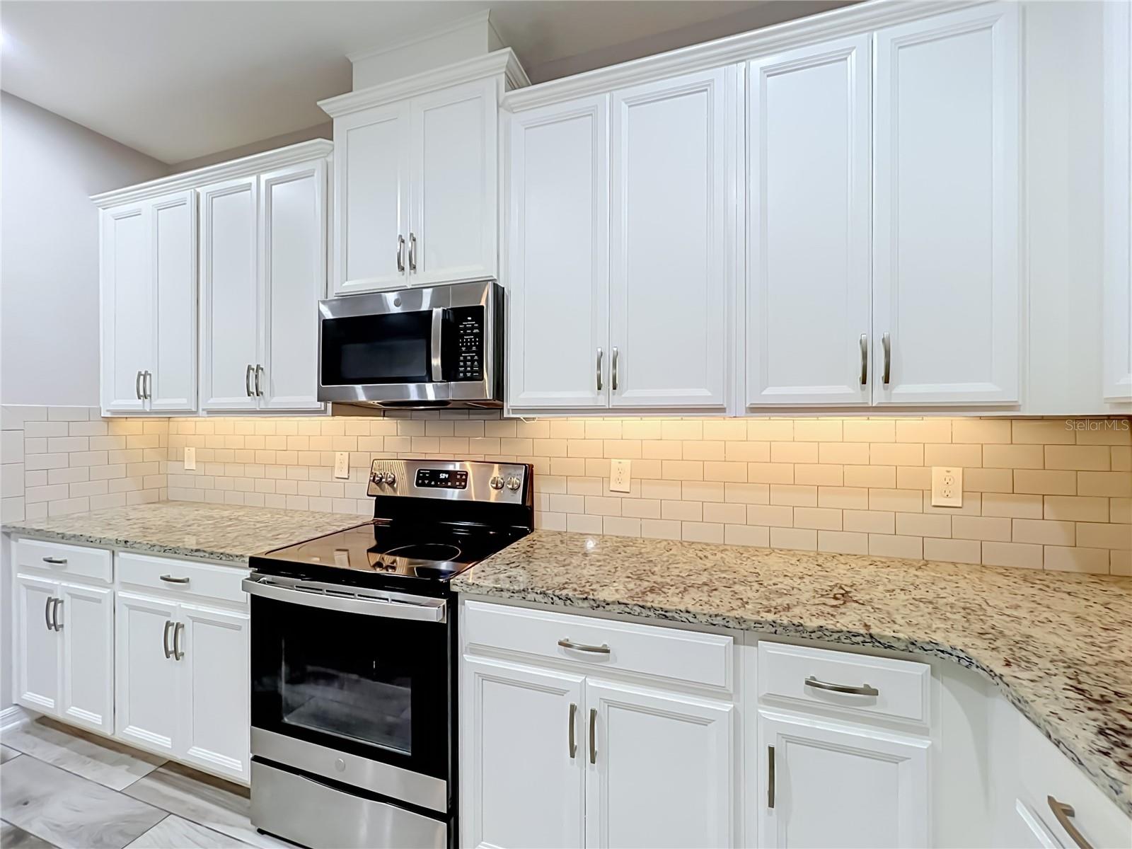 12043 White Wave Pt Property Photo 14