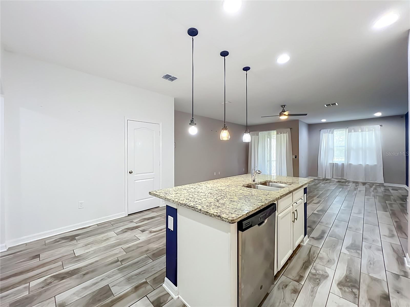 12043 White Wave Pt Property Photo 15
