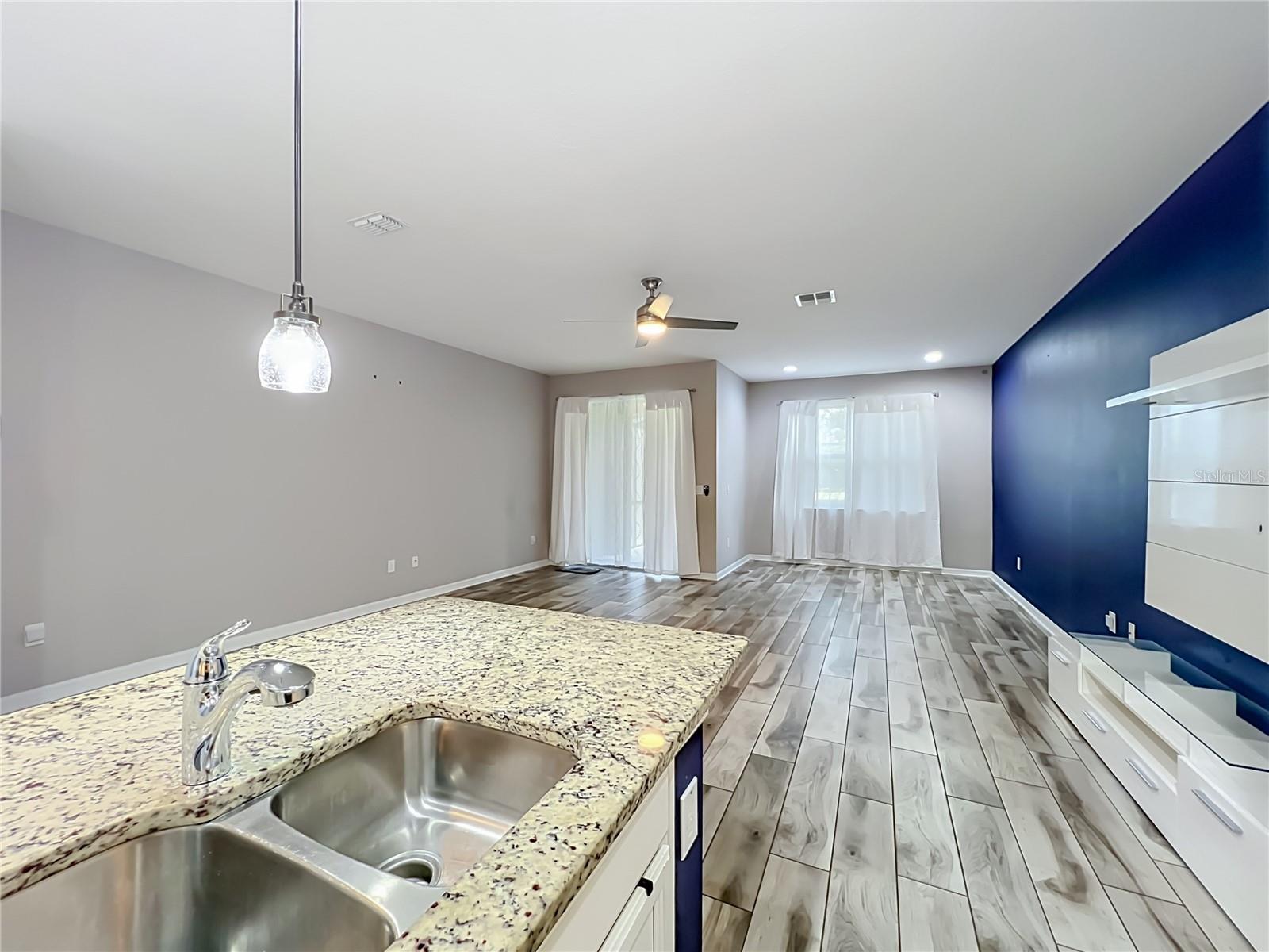 12043 White Wave Pt Property Photo 16