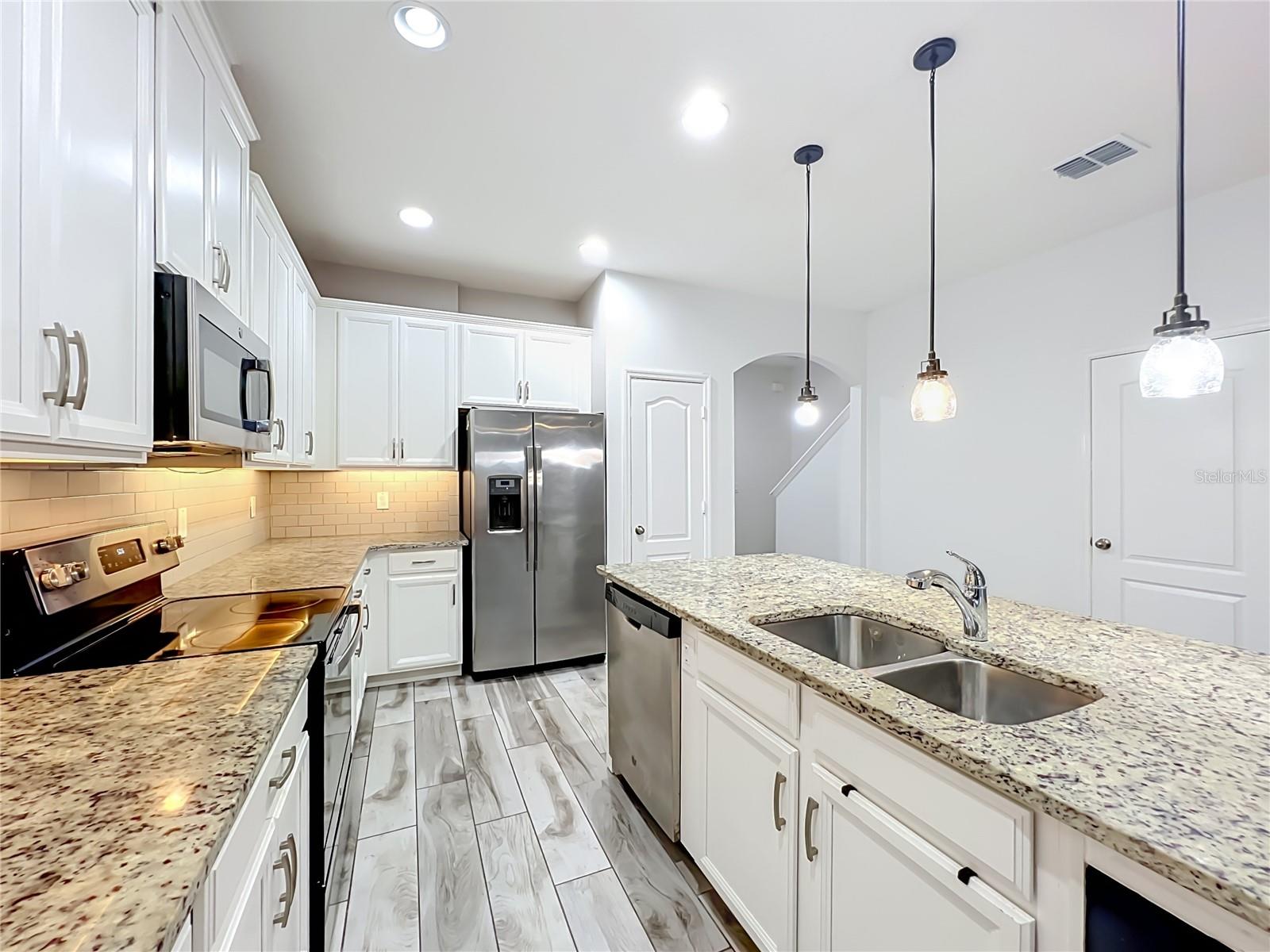12043 White Wave Pt Property Photo 17