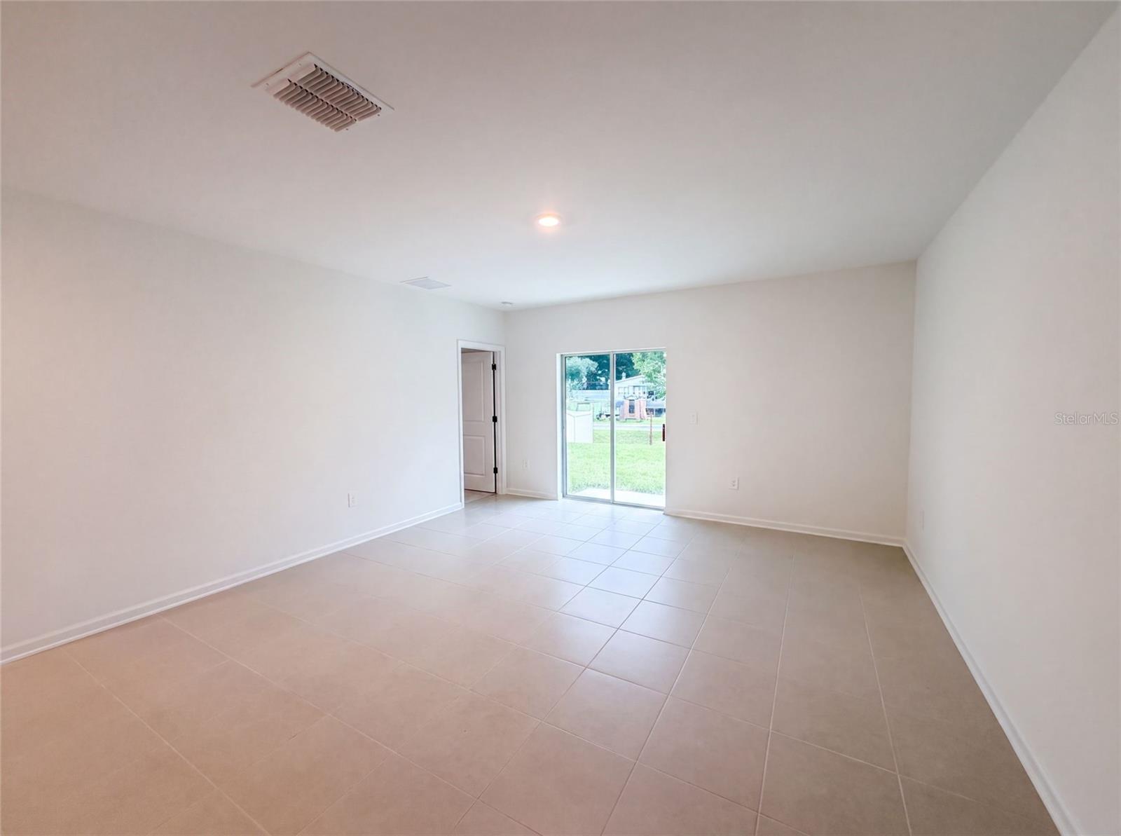 5420 Meadow Walk Dr Property Photo 3