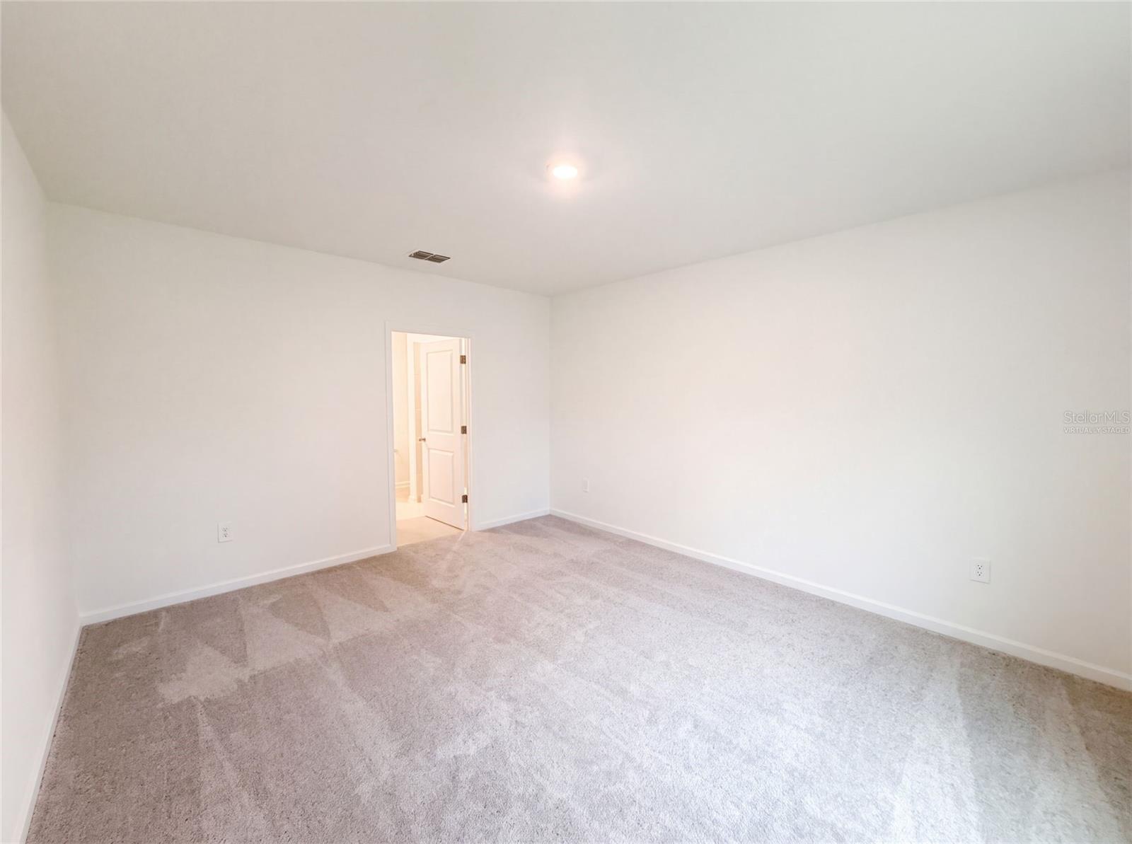 5420 Meadow Walk Dr Property Photo 4