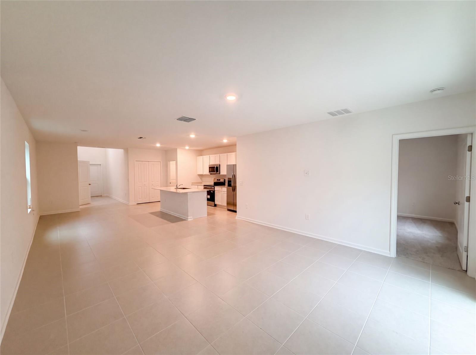 5420 Meadow Walk Dr Property Photo 8