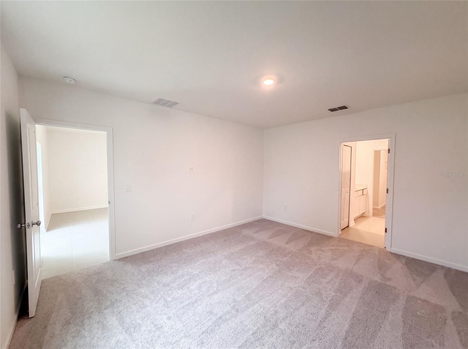 5420 Meadow Walk Dr Property Photo 11