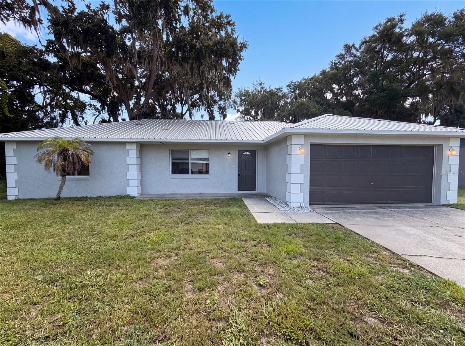 1719 Needle Palm Dr Property Photo 1