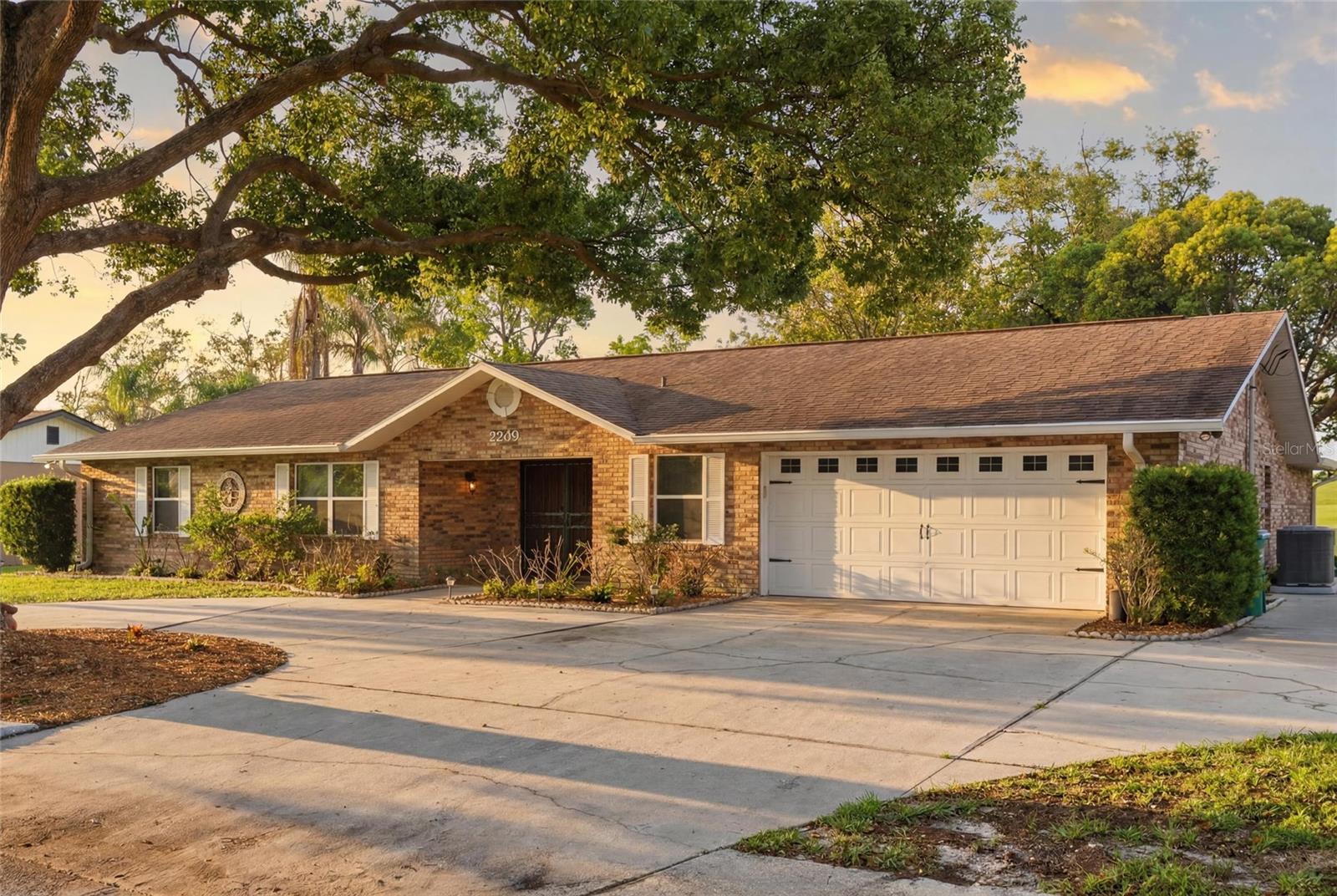 2249 E UNION CIR
